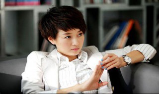 马伊琍风衣搭配 马伊琍衣服搭配