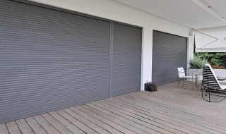 卷帘门污渍如何清洗（皮门帘怎么清洗污渍）