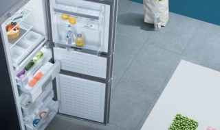 冰箱工作声音大怎么回事?（冰箱工作声音大怎么回事儿）