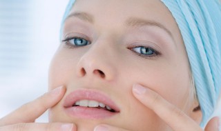 脸上皮肤干燥怎么补水都没有用 脸上皮肤干燥补水补不进怎么办?