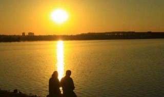 而爱是细水长流……什么意思? 爱不是什么而是细水长流