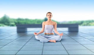 盘腿坐时如何不让腿麻（盘腿坐怎么防止腿麻）