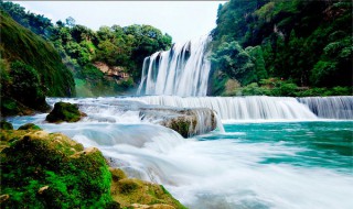 黄果树瀑布银雨金街指什么写的 黄果树听瀑银雨洒金街我仿佛看到