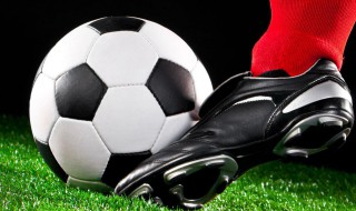 踢球怎么踢的最远最高（足球要怎么踢的最高）