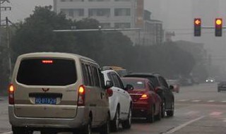 左转掉头需要等红灯吗（左转掉头需要等红灯吗?）