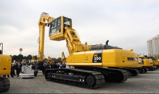 CAT的挖机是哪个国家产的?（cat挖机最大型号）