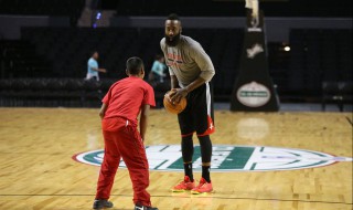 美式篮球单挑规则（美式篮球单挑规则多少分赢）