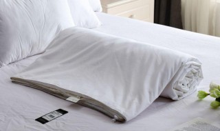 蚕丝被能晒太阳吗（蚕丝被可以晒太阳么）