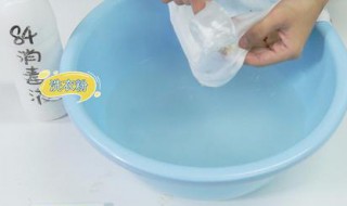 84消毒液洗衣服正确使用方法(84消毒液的正确配比及方法)