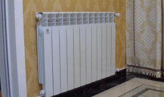 暖气开锅喷水怎么处理（家用暖气开锅喷水）