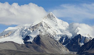 迪庆梅里雪山在哪里（迪庆香格里拉梅里雪山）