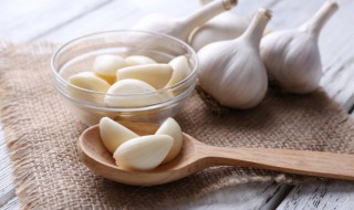 10斤糖醋蒜的做法比例(十斤蒜糖和醋的比例)