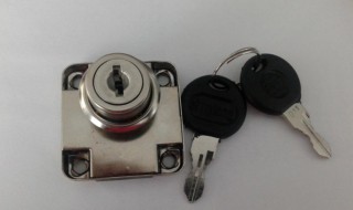 锁断在钥匙孔里怎么办（锁断在钥匙孔里怎么办断的深）