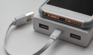 如何清理手机充电口 如何清理手机充电口的水