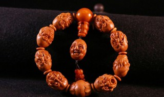 橄榄核雕手串怎么盘玩正确 橄榄核雕手串怎么盘玩正确图片