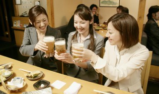 喝酒后容易脸红的人最好怎么样 喝完酒容易脸红的人最好