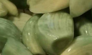 泡腊八蒜的醋可以重复使用吗? 泡腊八蒜的醋可以重复使用吗为什么