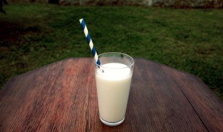 巴氏奶和纯牛奶哪个好 巴氏奶和纯牛奶哪个好喝