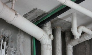 外墙下水管冻住了怎么解决(墙外的水管冻了怎么办)