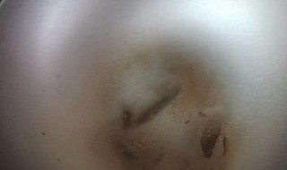 擦锅底用小苏打和什么（擦锅用什么东西擦得干净小苏打）