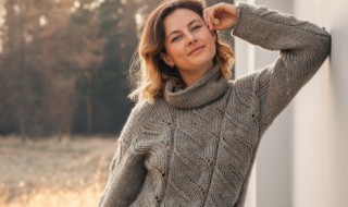 羊毛衫可以用挂烫机熨烫吗（羊毛大衣可以用挂烫机熨么）