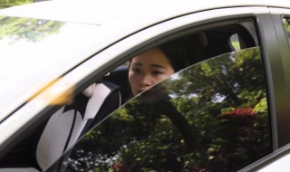 没空调的车内怎么降温(车里没有空调如何降温)