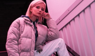 羽绒服粘毛怎么处理 羽绒服粘毛怎么处理在不粘毛