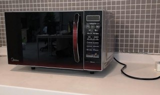 使用微波炉时要注意什么（使用微波炉时要注意什么安全）
