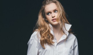 衣架挂衬衫的正确方法（如何挂衬衫）