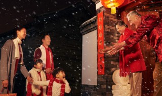 形容小年的吉利句子（形容小年的吉利句子英语）