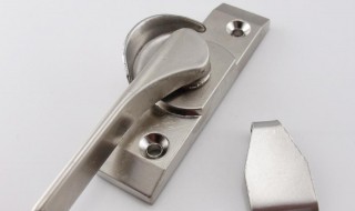 锁心生锈怎么弄（锁心生锈怎么弄出来）