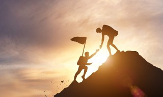 形容跌倒重新开始的句子 形容跌倒后再重新开始的成语