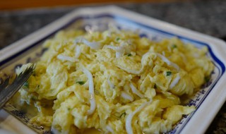 银鱼炒鸭蛋如何做（银鱼炒蛋怎么做?）