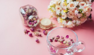 教你如何搭配玫瑰花茶来美容（教你如何搭配玫瑰花茶来美容的）