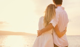 秀恩爱文案短句干净治愈（秀恩爱文案短句干净治愈图片）