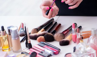 化妆水有什么用化妆水的作用（化妆水有什么用?）