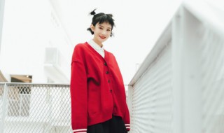 红色衣服如何搭配（红色衣服如何搭配描写）