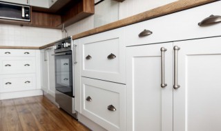 西北角是厨房也旺财（厨房在北角旺财）