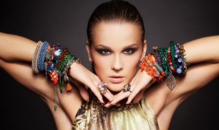 梦见捡金首饰是什么意思 梦见捡金首饰是什么意思,好不好,代表什么