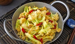 有机花菜怎么炒（有机花菜怎么炒才能变软）