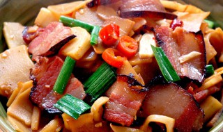 烟熏肉怎么炒好吃的(烟熏肉怎么炒好吃的窍门)