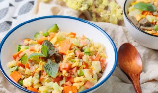 怎么炒花饭好吃小窍门(炒花菜饭怎么炒好吃)