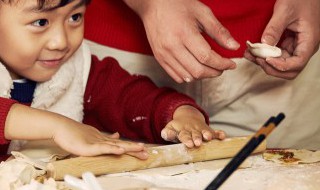 包饺子用英语怎么说 我在包饺子用英语怎么说