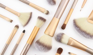 早晨化妆的正确步骤（早上护肤和化妆的步骤）