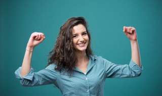 灯芯绒衬衣怎么搭配（灯芯绒衬衣怎么搭配外套）