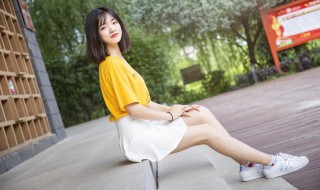 橙色上衣配什么颜色裤子 橙色上衣配什么颜色裤子男生