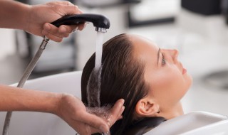 用醋洗头发可以软化头发吗 用醋洗头能软化头发吗
