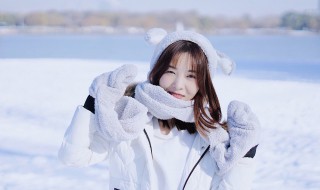 性格开朗的女生的特点（性格开朗的女生的特点的句子）