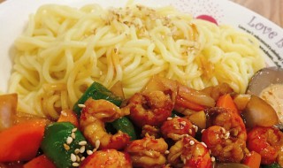 小龙虾拌面怎么做 小龙虾拌面怎么做才好吃