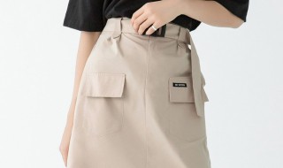 工装裙怎么搭配好看 工装裙怎样搭配衣服